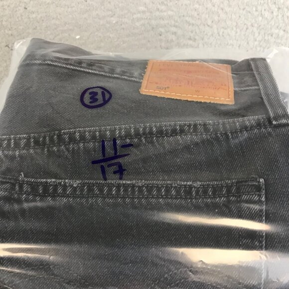 Vintage LEVIS Black Distressed Cutoff Denim Shorts 31 - Picture 14 of 14